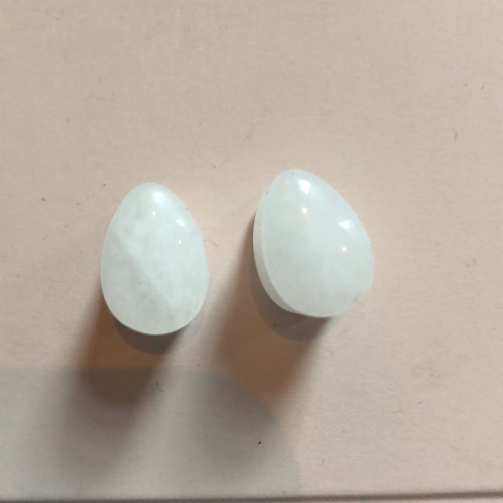 White Quartz 00g Teardrop Plugs